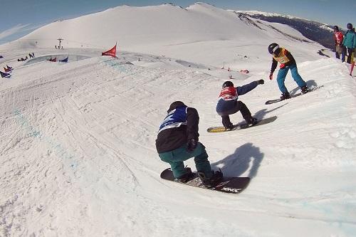 Provas de Snowboard Cross valem pontuação em ranking, vaga na Copa do Mundo e classificação aos Jogos Olímpicos de Inverno 2018 / Foto: Iván Fuenzalida/CBDN